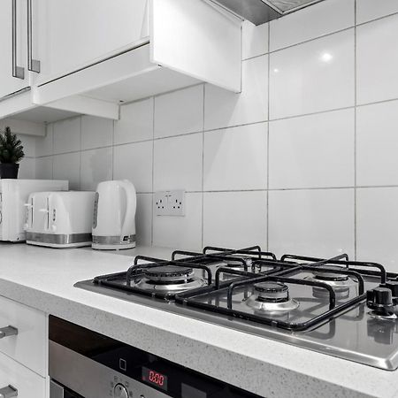 Luxury 4-Bedroom Modern Flat In Central London Steps From Station, Sleeps 9 In Style! Eksteriør billede