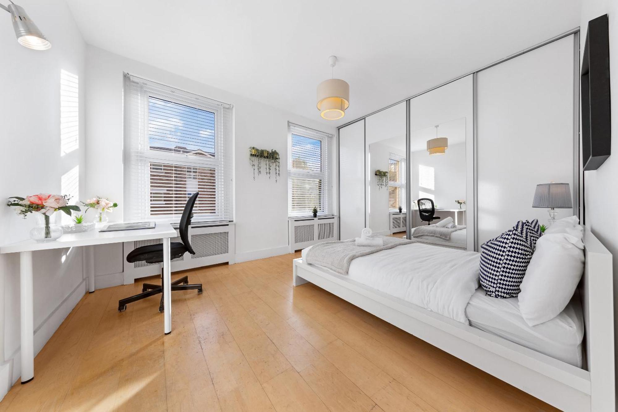 Luxury 4-Bedroom Modern Flat In Central London Steps From Station, Sleeps 9 In Style! Eksteriør billede