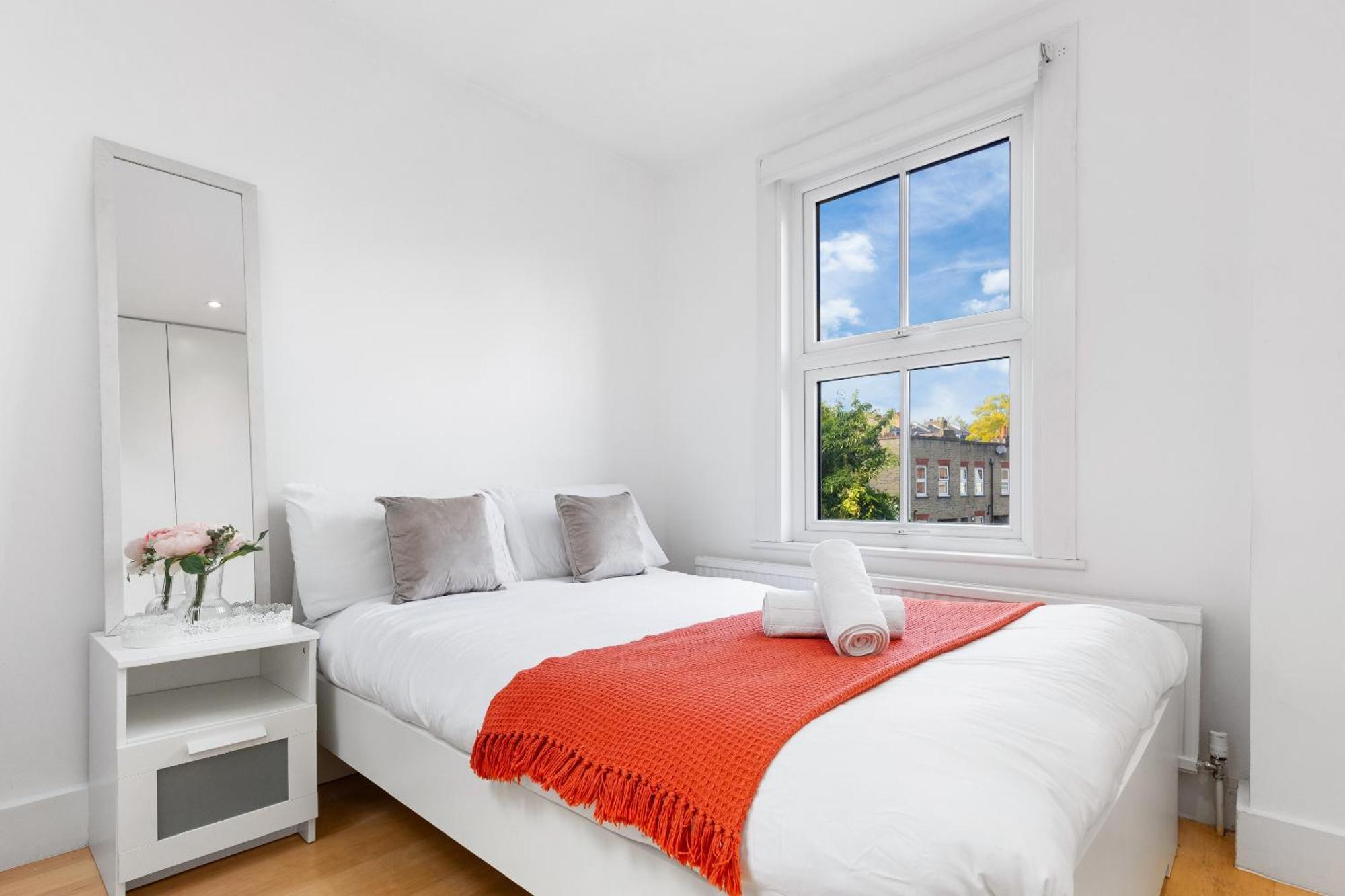 Luxury 4-Bedroom Modern Flat In Central London Steps From Station, Sleeps 9 In Style! Eksteriør billede