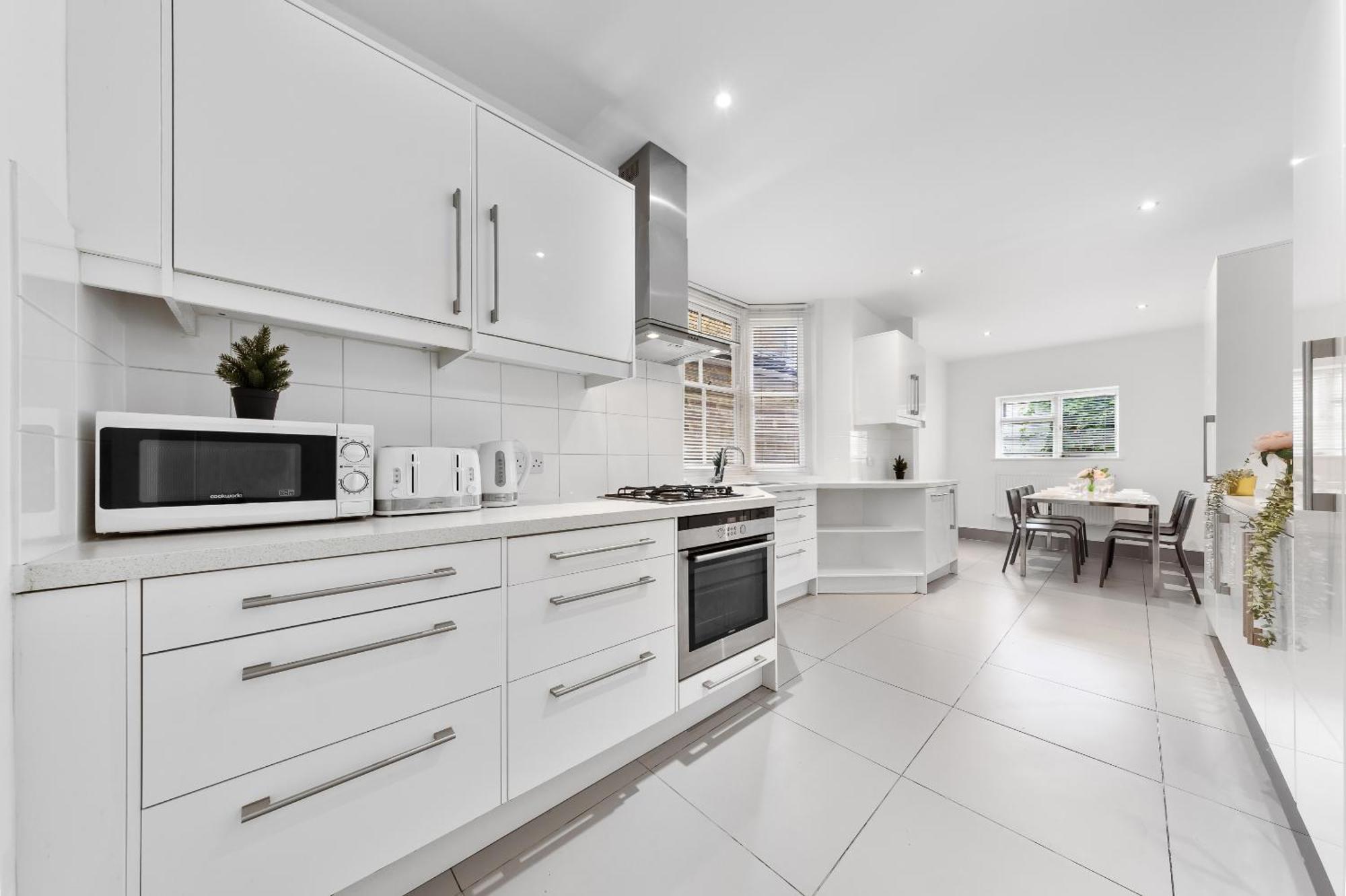 Luxury 4-Bedroom Modern Flat In Central London Steps From Station, Sleeps 9 In Style! Eksteriør billede