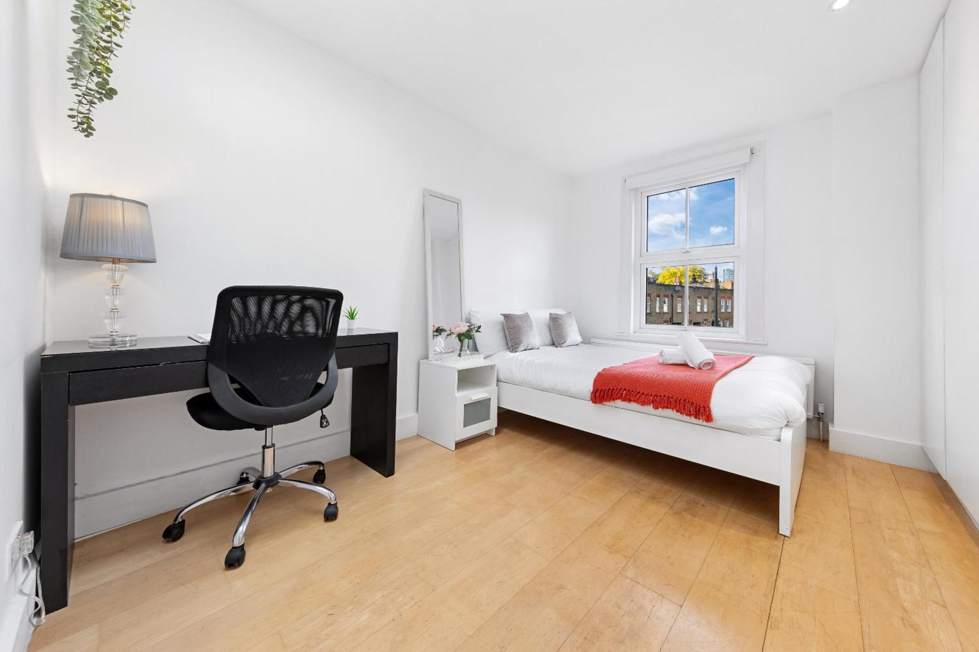 Luxury 4-Bedroom Modern Flat In Central London Steps From Station, Sleeps 9 In Style! Eksteriør billede