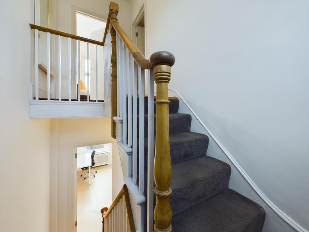 Luxury 4-Bedroom Modern Flat In Central London Steps From Station, Sleeps 9 In Style! Værelse billede