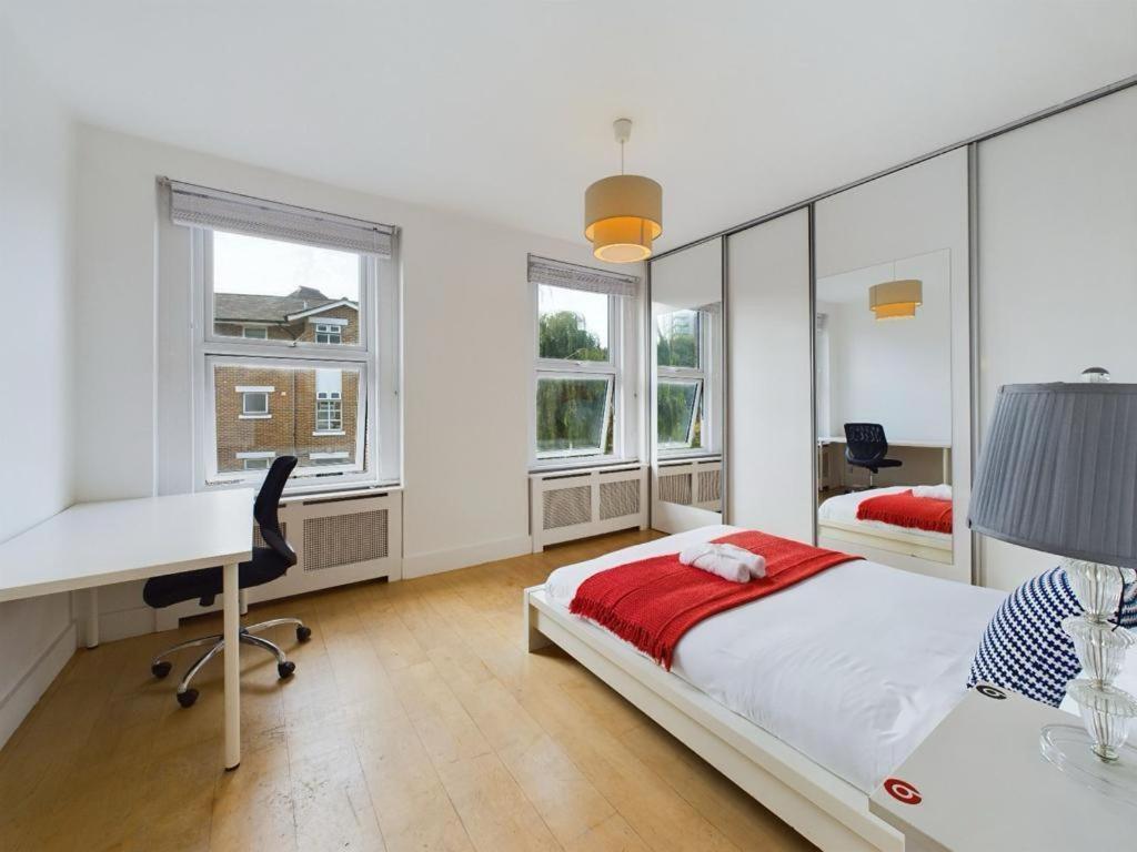 Luxury 4-Bedroom Modern Flat In Central London Steps From Station, Sleeps 9 In Style! Værelse billede