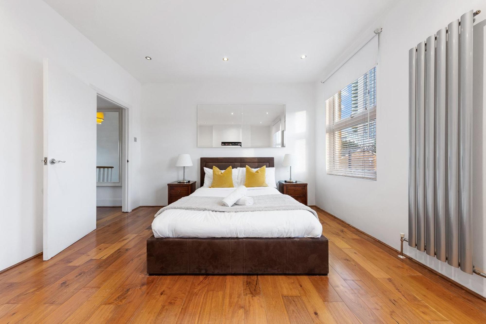 Luxury 4-Bedroom Modern Flat In Central London Steps From Station, Sleeps 9 In Style! Eksteriør billede