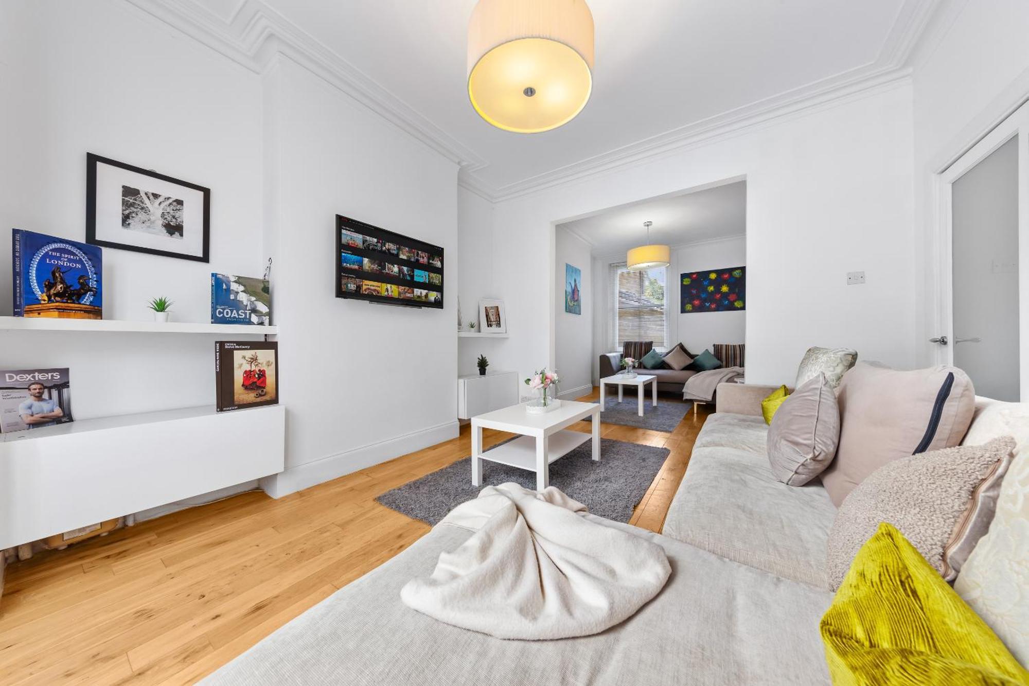Luxury 4-Bedroom Modern Flat In Central London Steps From Station, Sleeps 9 In Style! Eksteriør billede