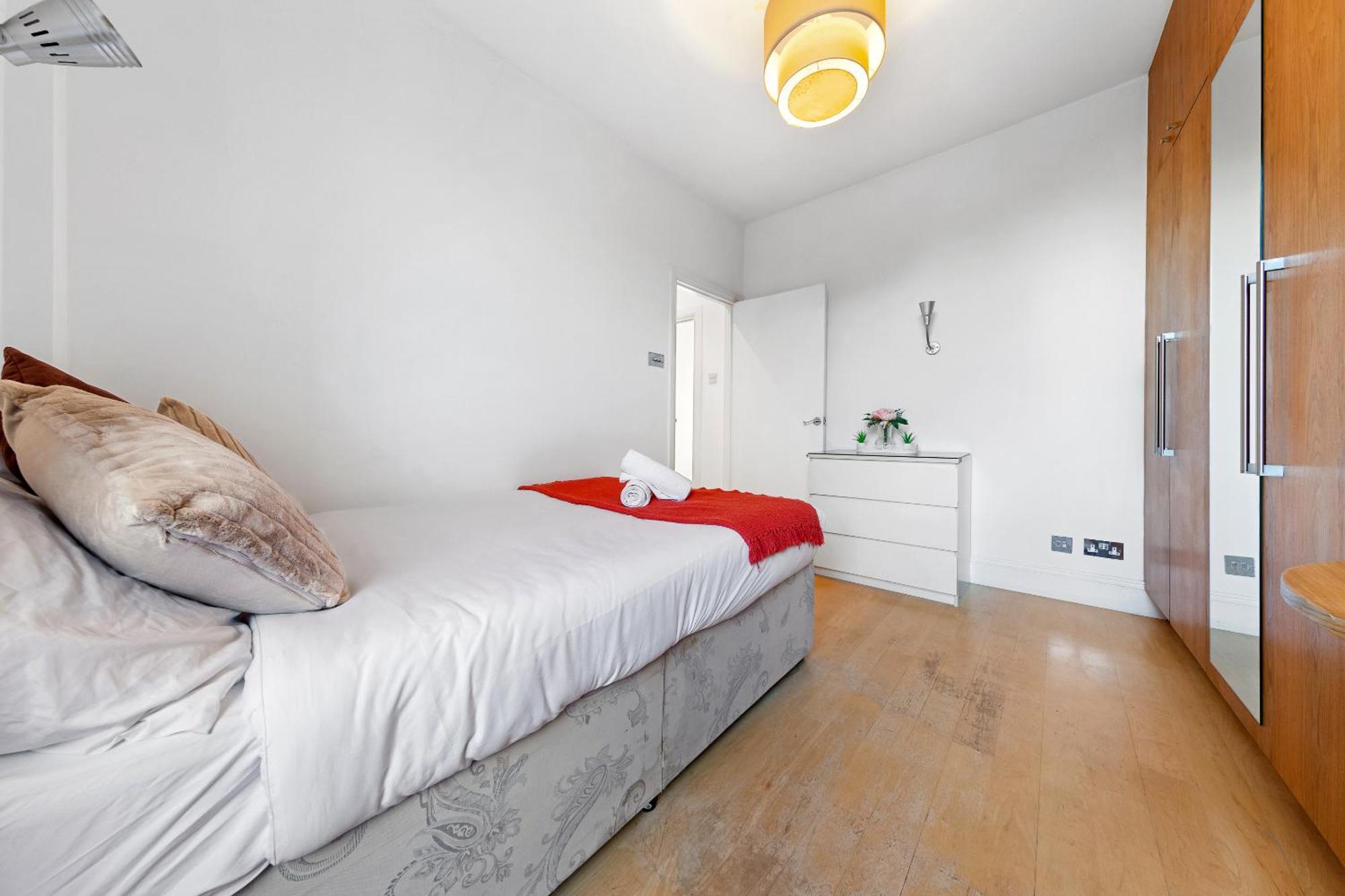 Luxury 4-Bedroom Modern Flat In Central London Steps From Station, Sleeps 9 In Style! Eksteriør billede