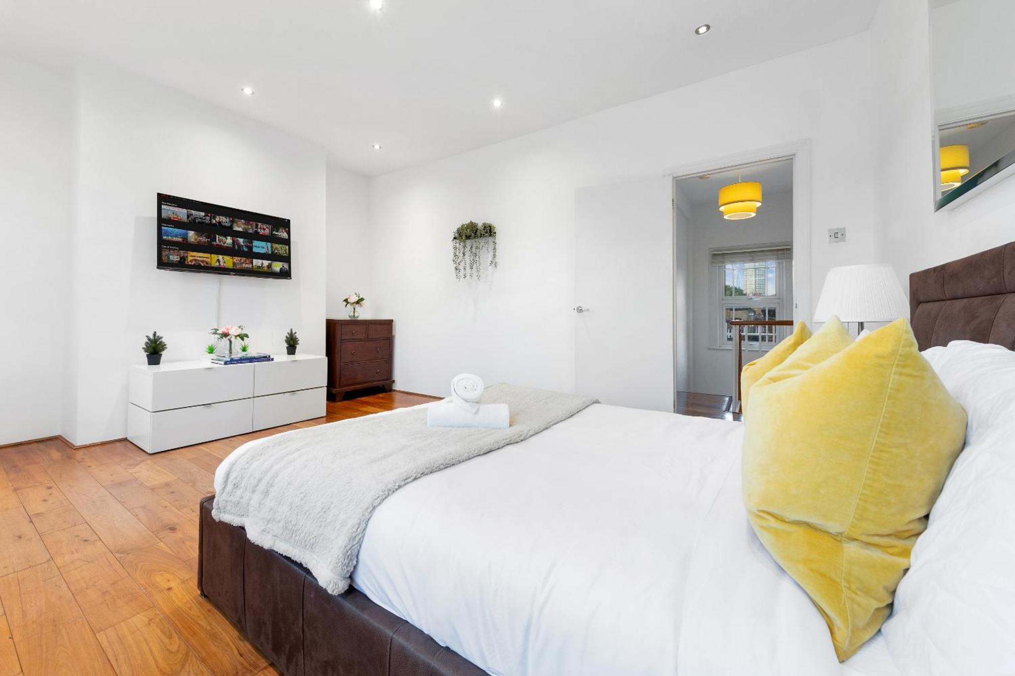 Luxury 4-Bedroom Modern Flat In Central London Steps From Station, Sleeps 9 In Style! Eksteriør billede