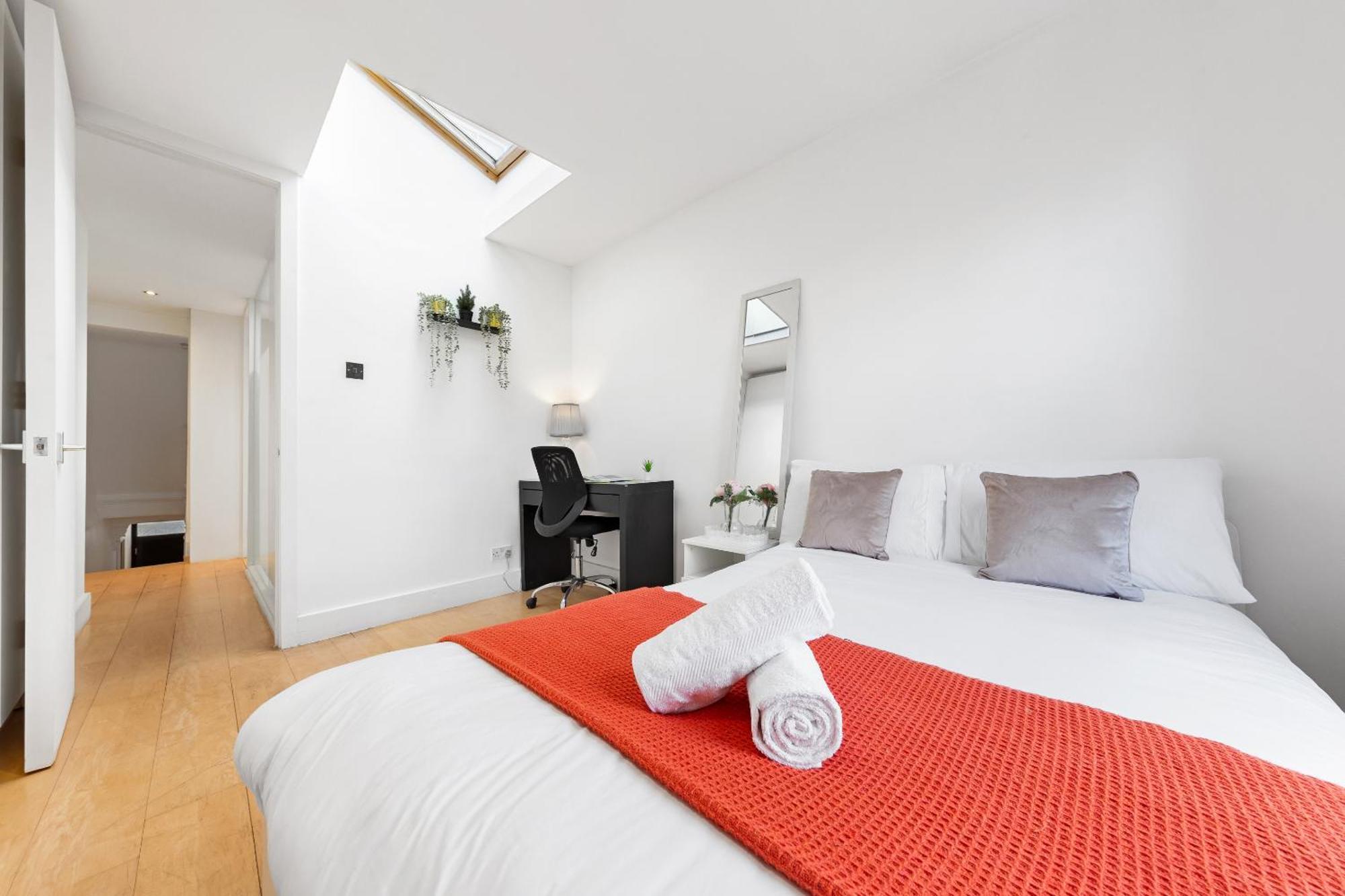 Luxury 4-Bedroom Modern Flat In Central London Steps From Station, Sleeps 9 In Style! Eksteriør billede