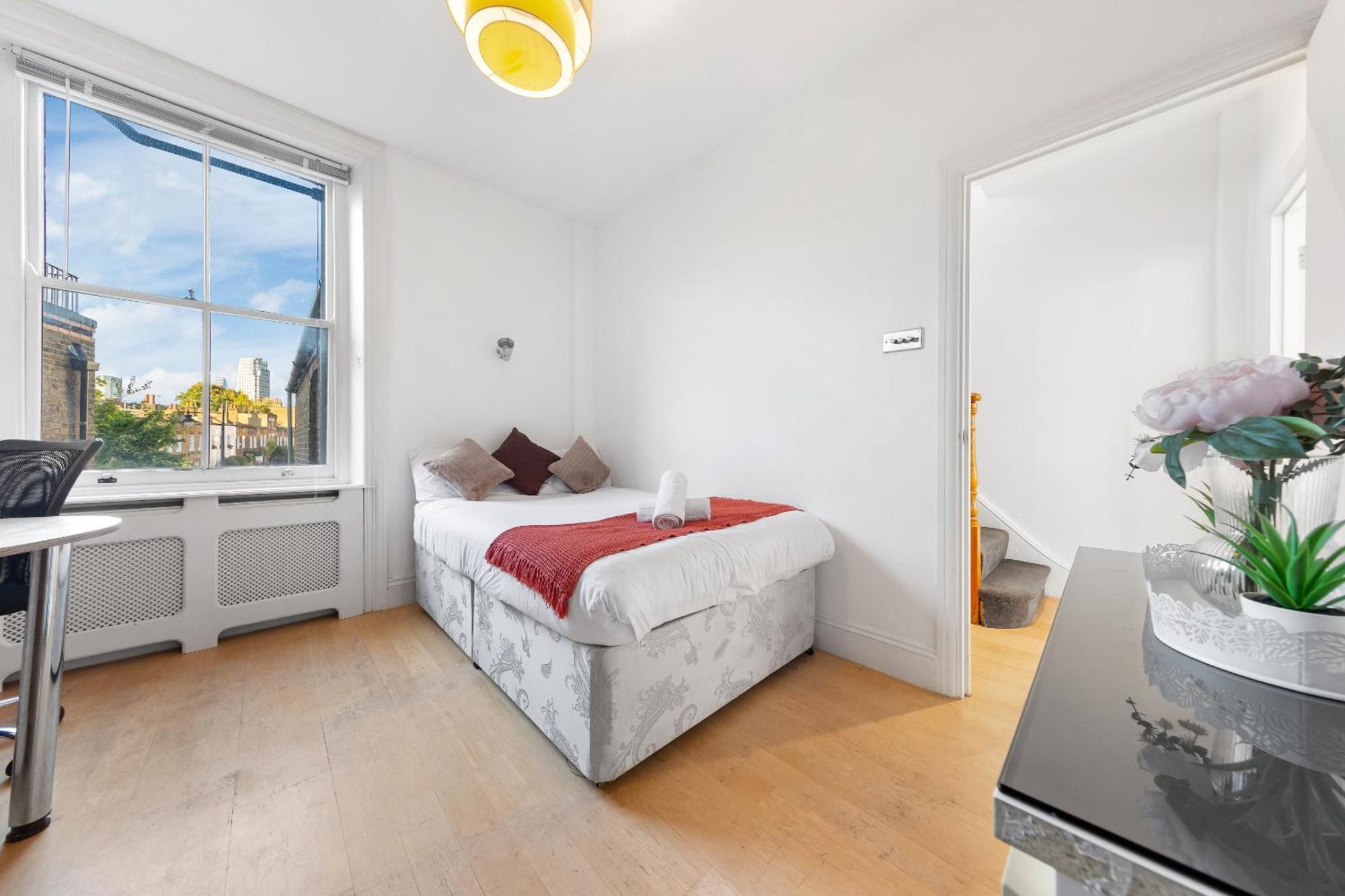 Luxury 4-Bedroom Modern Flat In Central London Steps From Station, Sleeps 9 In Style! Eksteriør billede